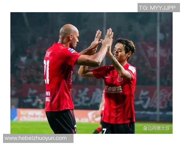 足球明星们如何在赛场上扬名立万展现个人魅力与团队精神