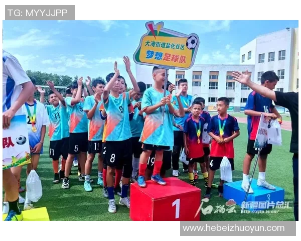 足球明星寄语中考生勇敢追梦坚持不懈成就未来辉煌人生